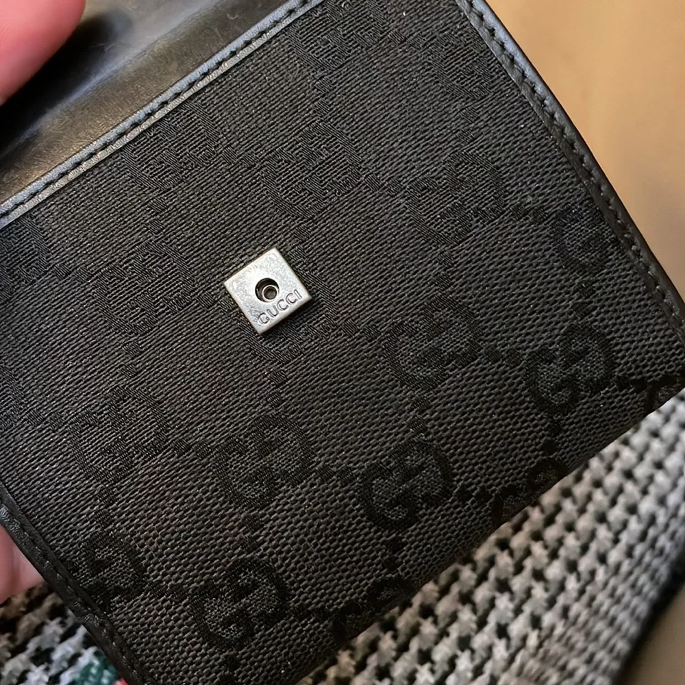 Authentic Vintage Gucci wallet